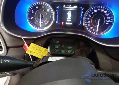 2015 Chrysler 200 Limited z USA, uszkodzony, nr VIN 1C3CCCAB3FN707549